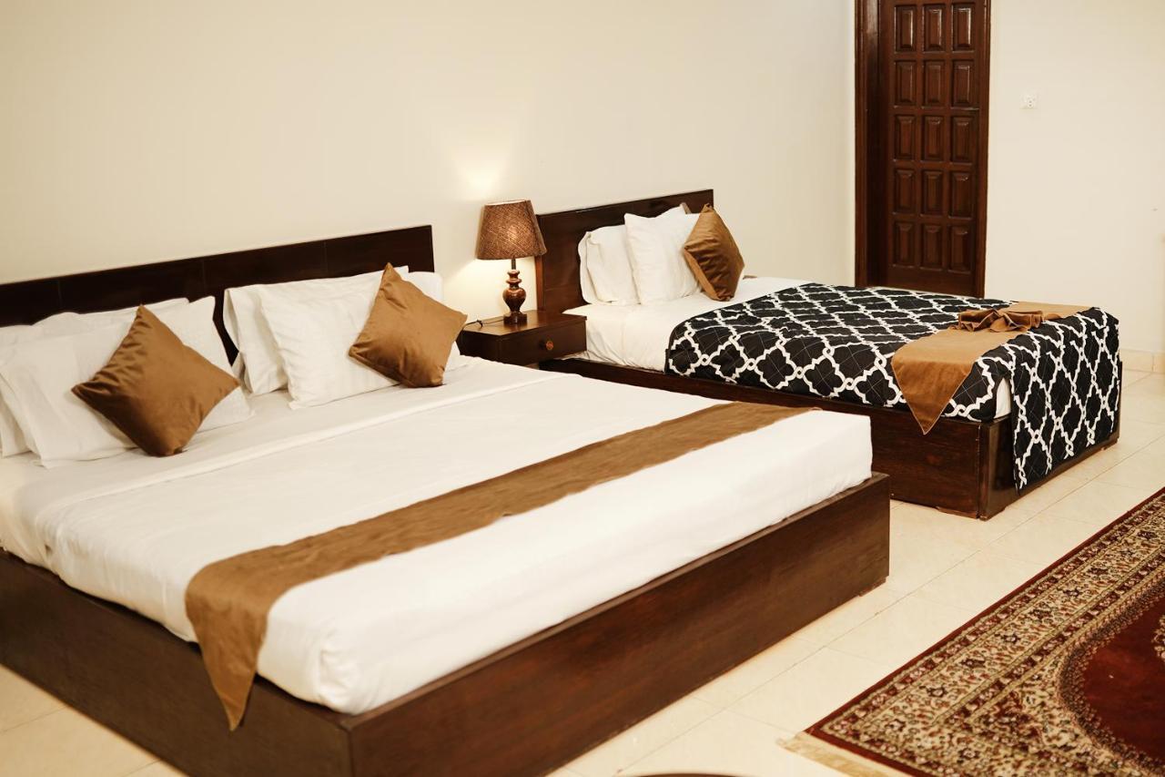 Diamond Lodge Karachi Extérieur photo