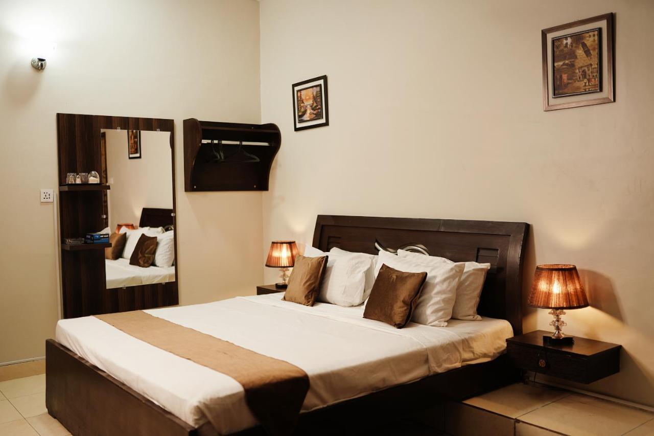 Diamond Lodge Karachi Extérieur photo