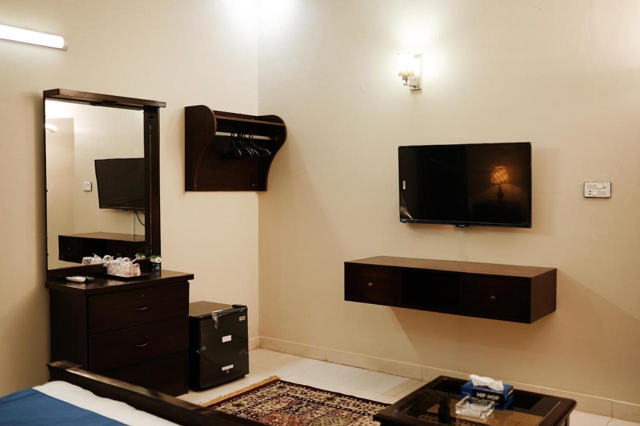 Diamond Lodge Karachi Extérieur photo
