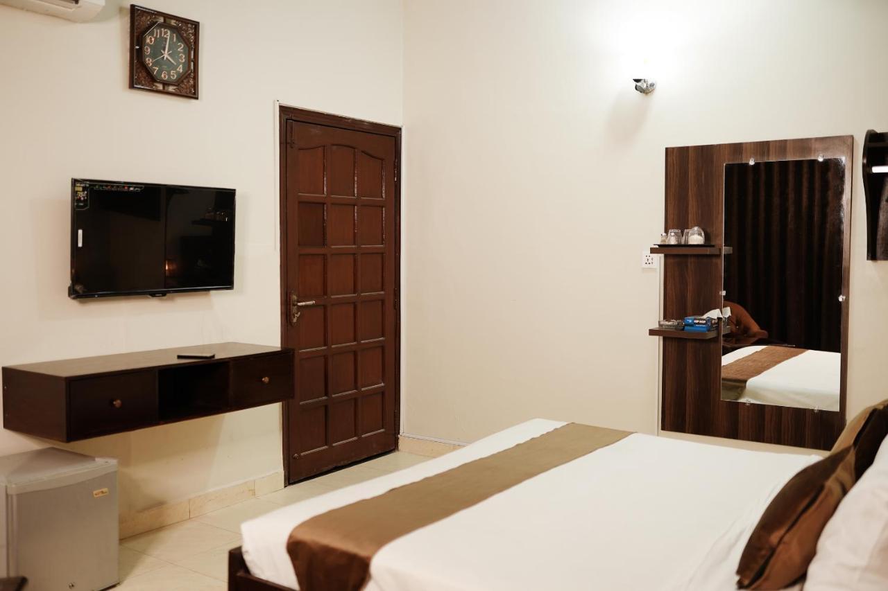 Diamond Lodge Karachi Extérieur photo