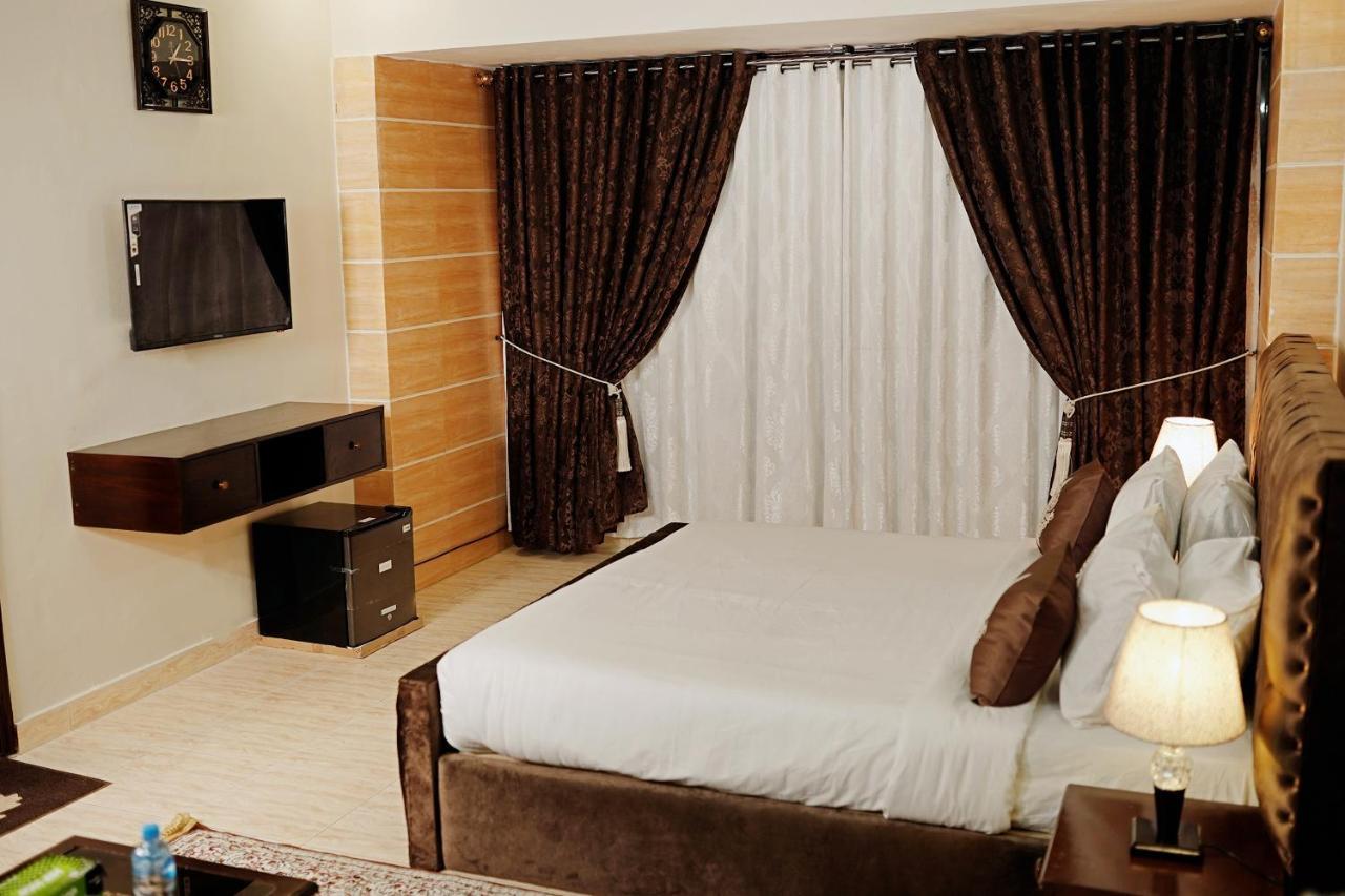 Diamond Lodge Karachi Extérieur photo