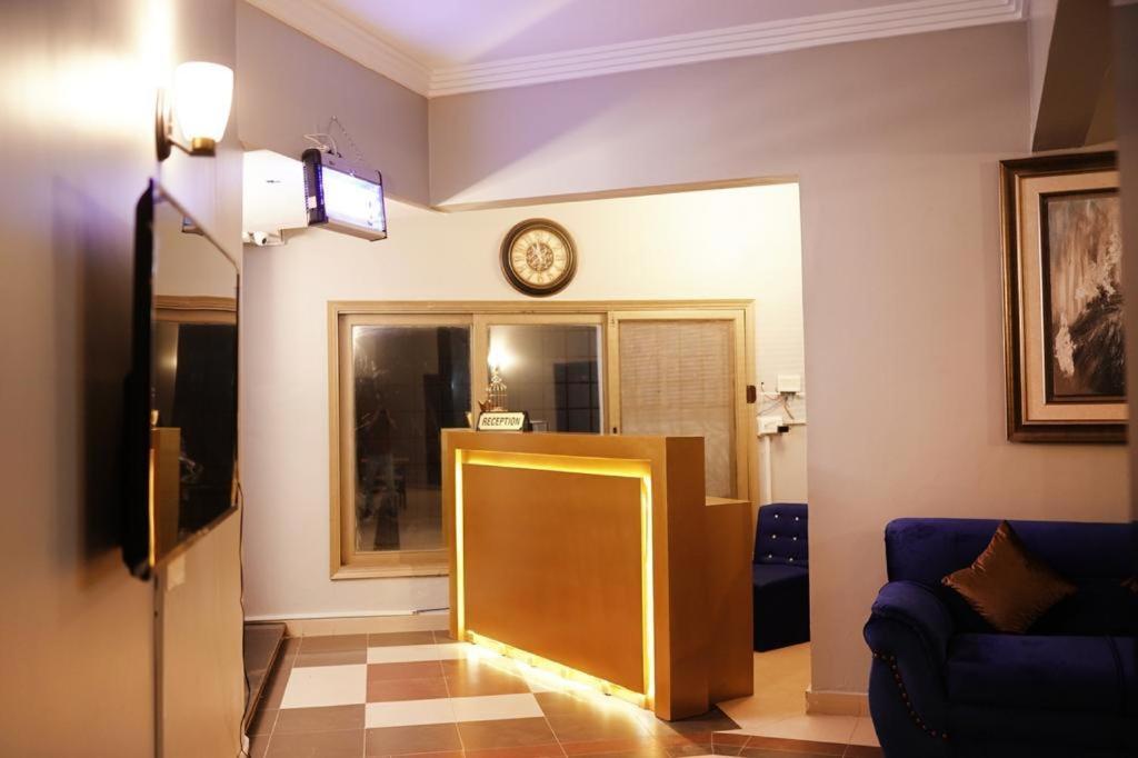 Diamond Lodge Karachi Extérieur photo